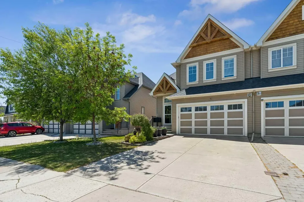 117 Rainbow Falls Boulevard Chestermere AB T1X 0N6