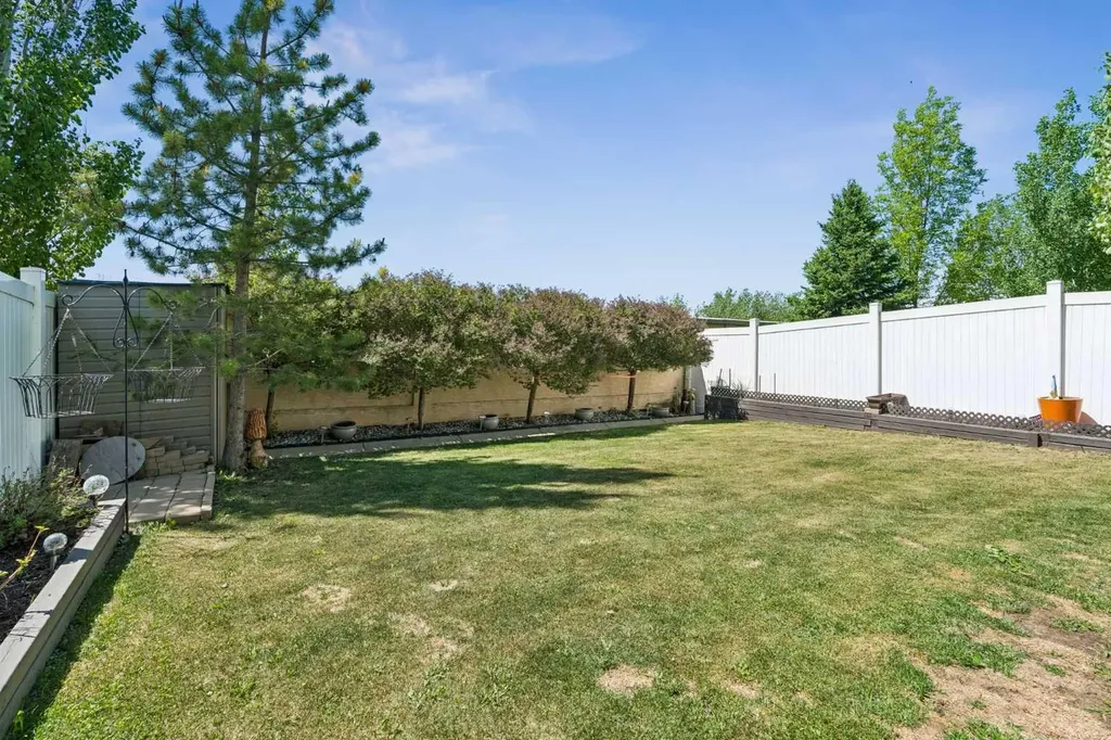 117 Rainbow Falls Boulevard Chestermere AB T1X 0N6