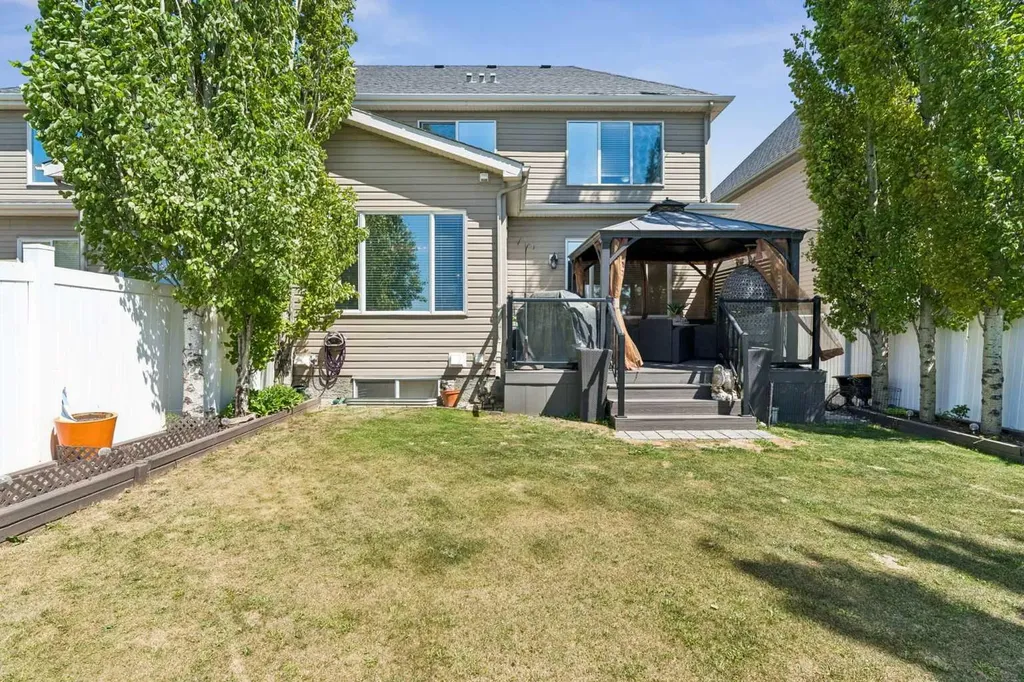 117 Rainbow Falls Boulevard Chestermere AB T1X 0N6