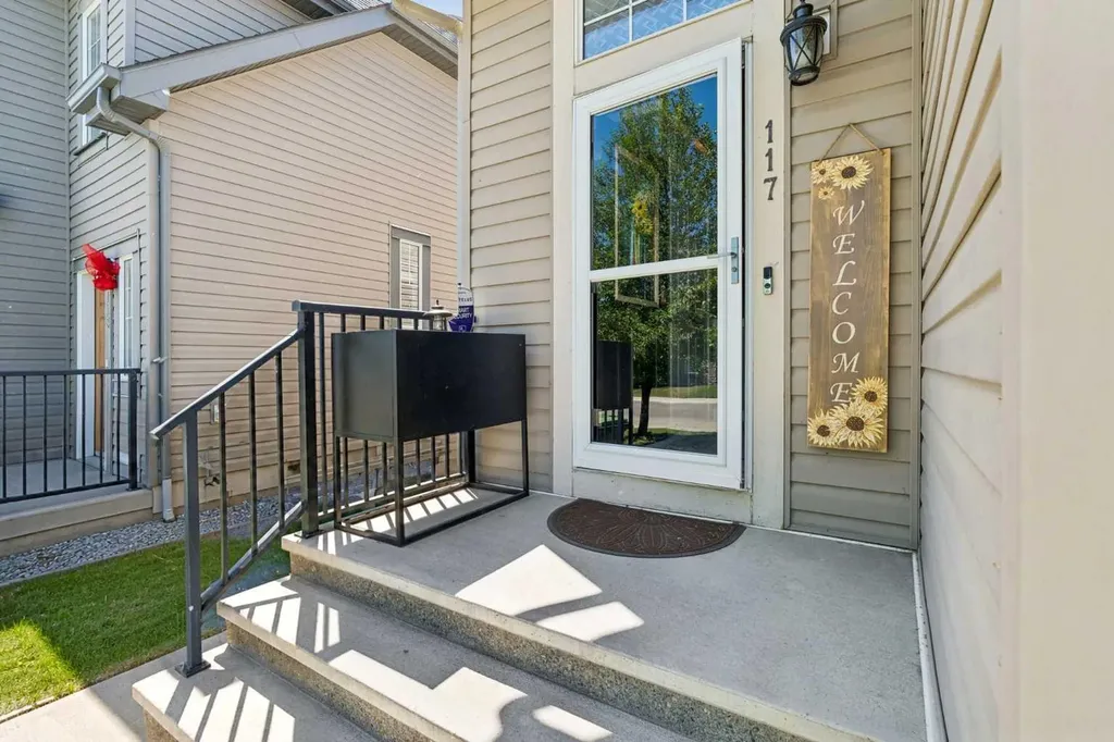 117 Rainbow Falls Boulevard Chestermere AB T1X 0N6