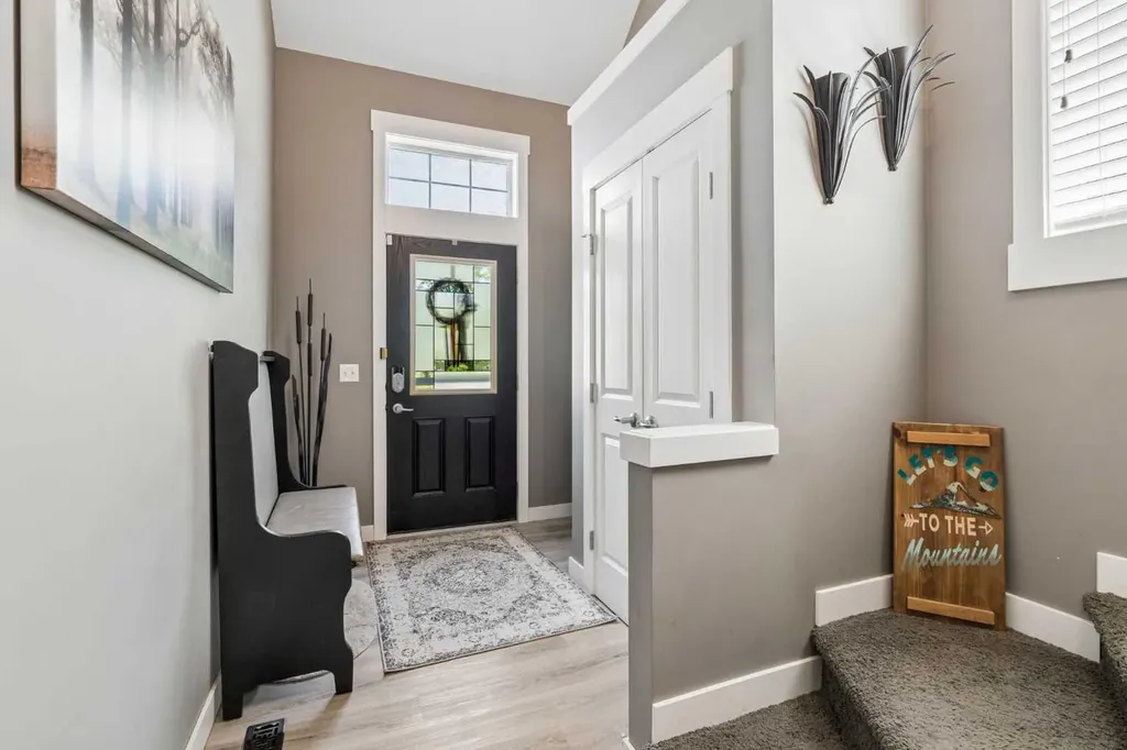 117 Rainbow Falls Boulevard Chestermere AB T1X 0N6