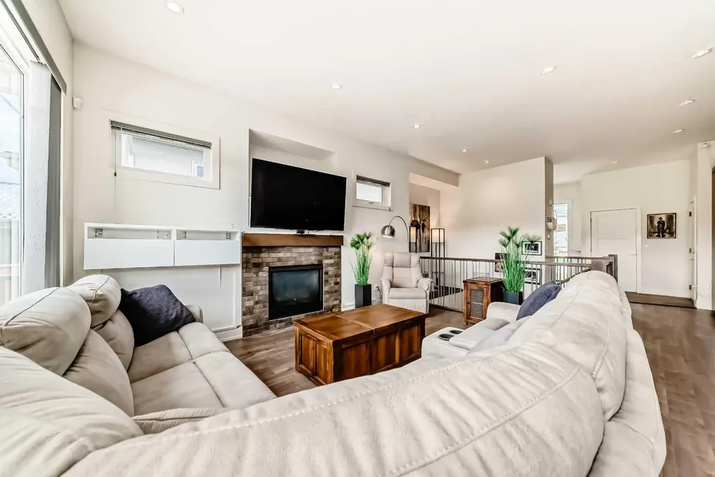 409 Edward Avenue NW Diamond Valley AB T0L2A0