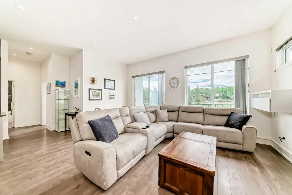 409 Edward Avenue NW Diamond Valley AB T0L2A0