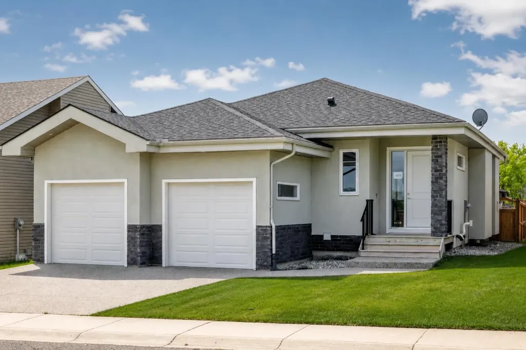409 Edward Avenue NW Diamond Valley AB T0L2A0