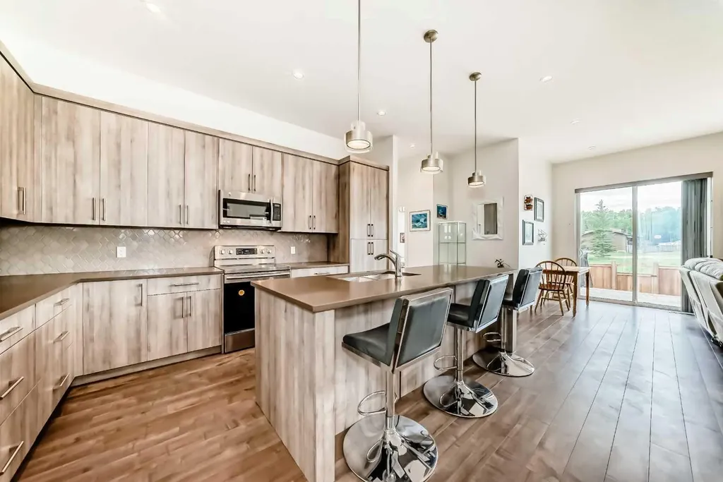 409 Edward Avenue NW Diamond Valley AB T0L2A0