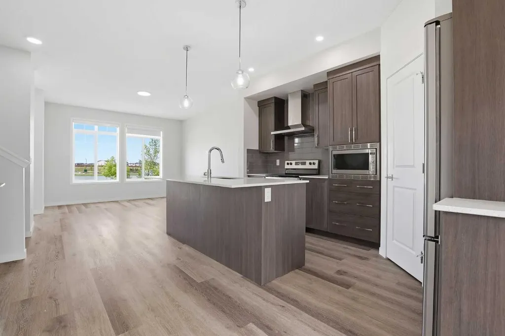 352 Dawson Drive Chestermere AB T1X 2R6