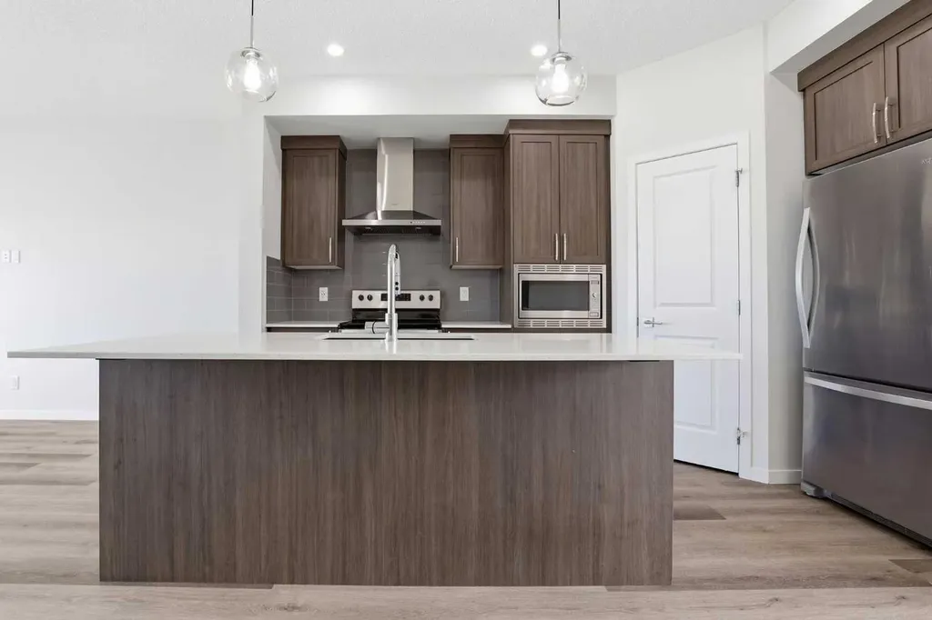 352 Dawson Drive Chestermere AB T1X 2R6