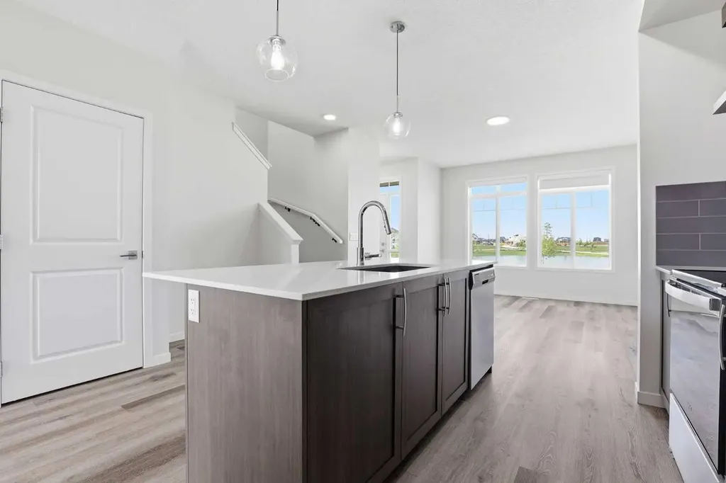 352 Dawson Drive Chestermere AB T1X 2R6