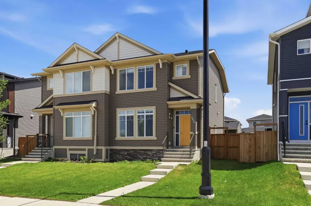 352 Dawson Drive Chestermere AB T1X 2R6