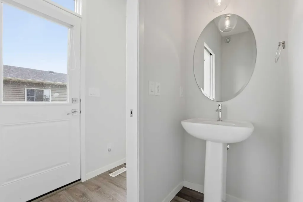 352 Dawson Drive Chestermere AB T1X 2R6