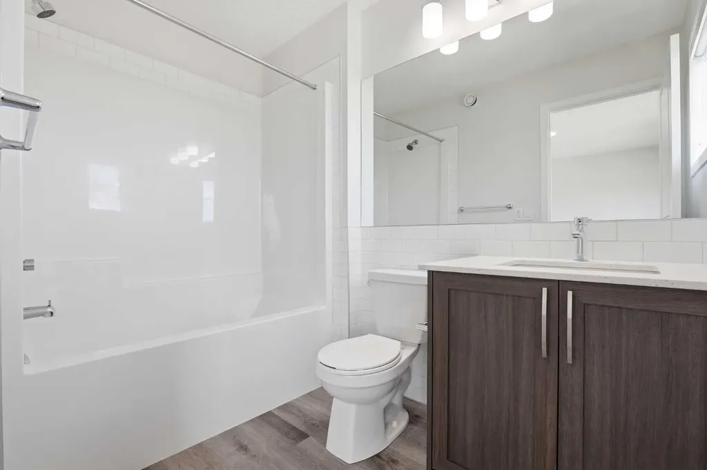 352 Dawson Drive Chestermere AB T1X 2R6