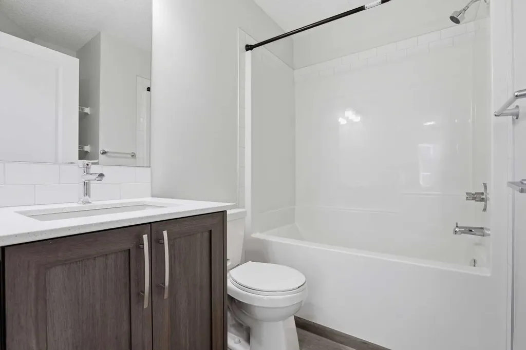 352 Dawson Drive Chestermere AB T1X 2R6