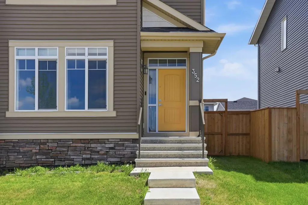 352 Dawson Drive Chestermere AB T1X 2R6