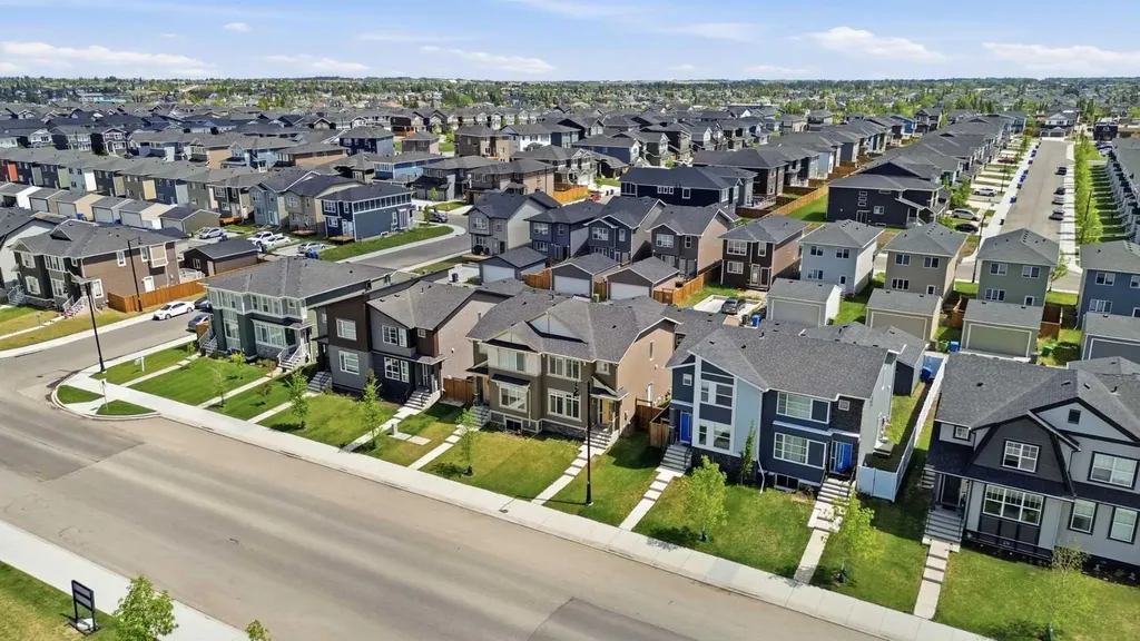352 Dawson Drive Chestermere AB T1X 2R6