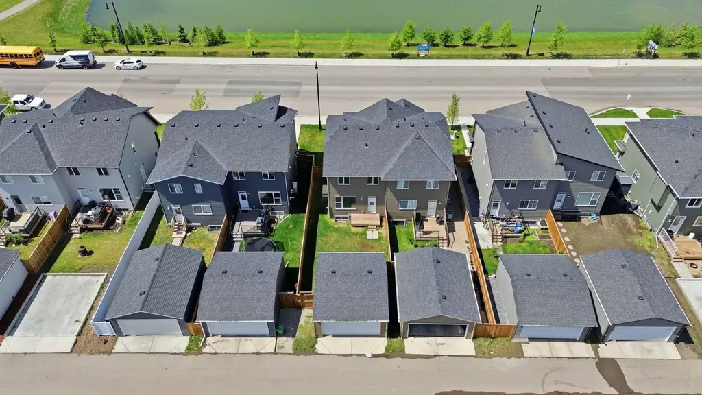 352 Dawson Drive Chestermere AB T1X 2R6