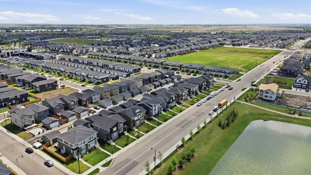 352 Dawson Drive Chestermere AB T1X 2R6