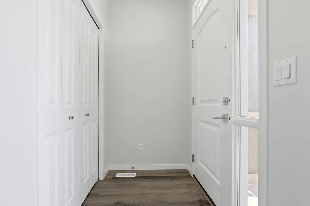 352 Dawson Drive Chestermere AB T1X 2R6
