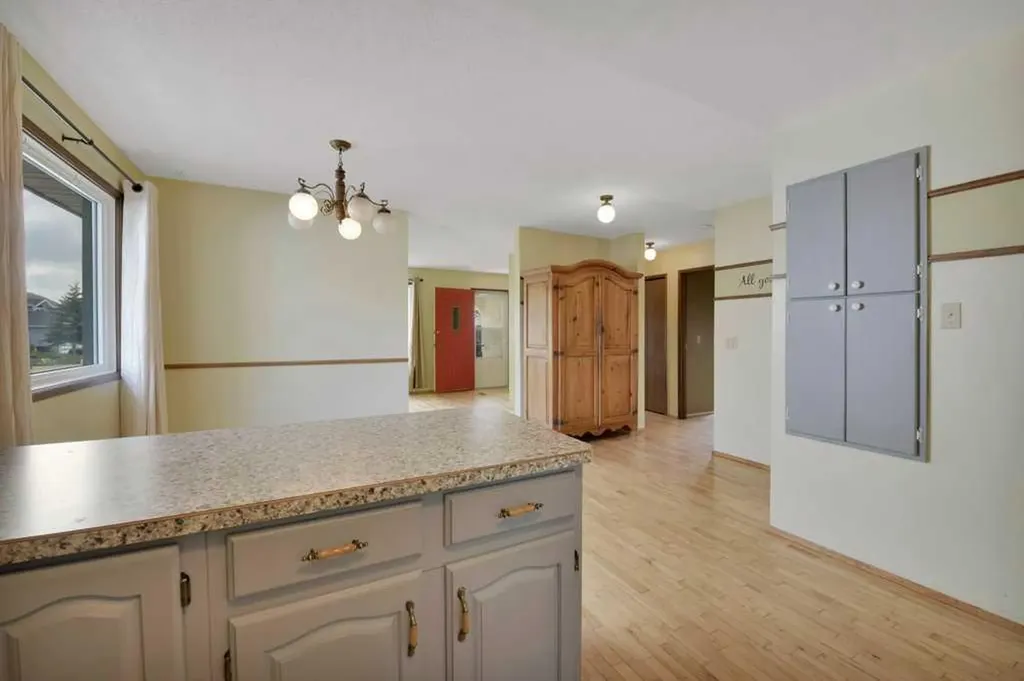 22 Blackstone Avenue Lacombe AB T4L 1P7