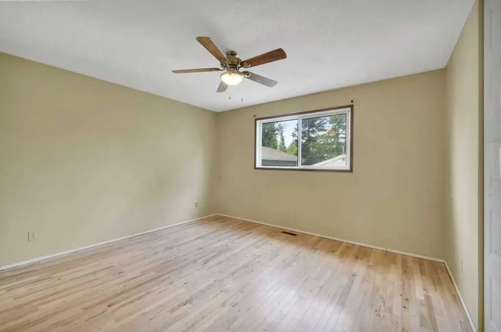 22 Blackstone Avenue Lacombe AB T4L 1P7