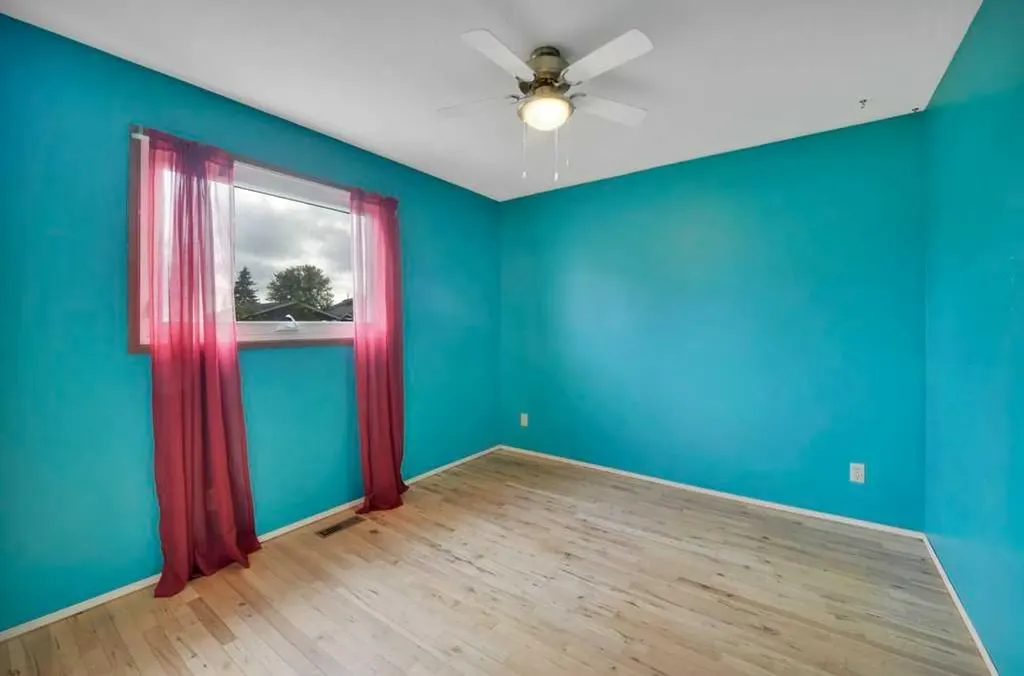 22 Blackstone Avenue Lacombe AB T4L 1P7