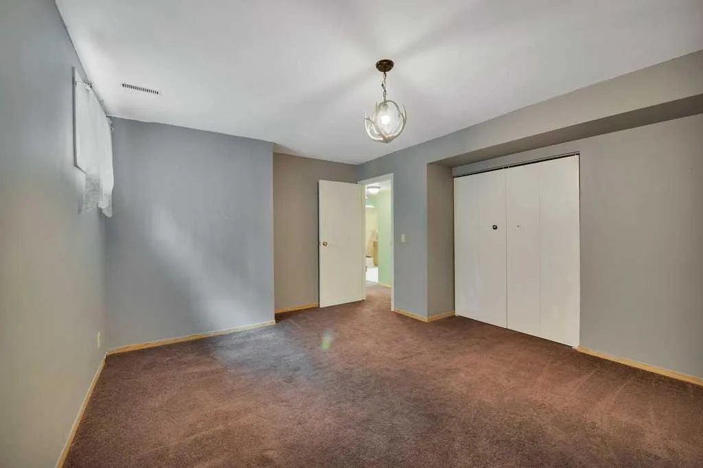 22 Blackstone Avenue Lacombe AB T4L 1P7