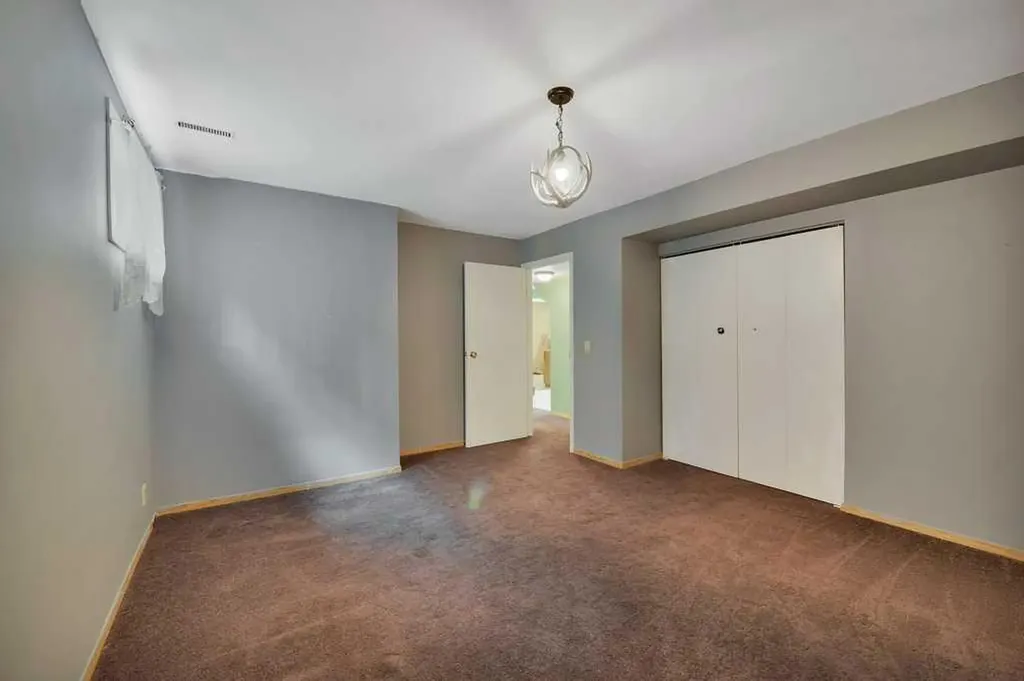 22 Blackstone Avenue Lacombe AB T4L 1P7