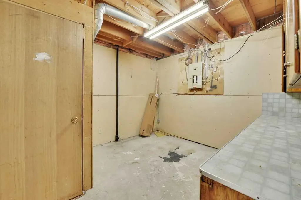 22 Blackstone Avenue Lacombe AB T4L 1P7