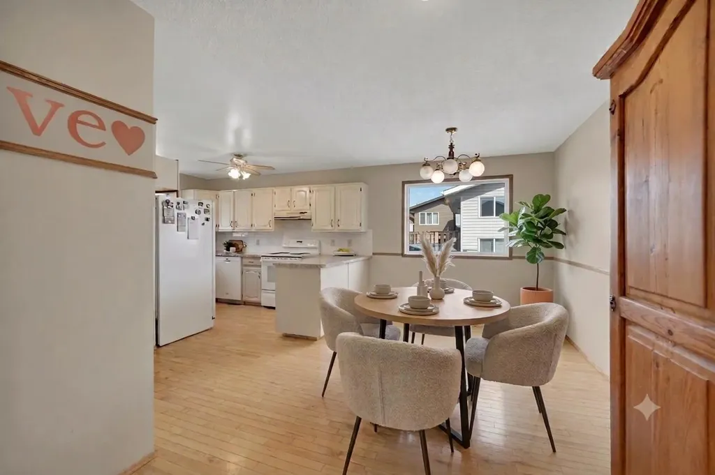 22 Blackstone Avenue Lacombe AB T4L 1P7