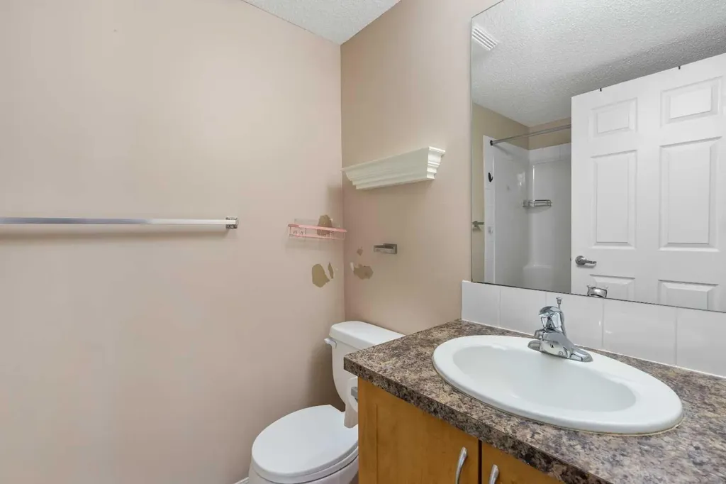 700 Willowbrook Road NW Airdrie AB T4B 0L5