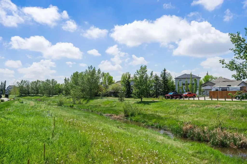 700 Willowbrook Road NW Airdrie AB T4B 0L5