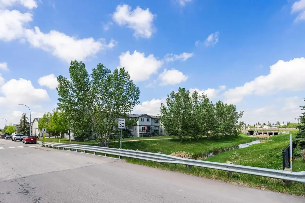 700 Willowbrook Road NW Airdrie AB T4B 0L5