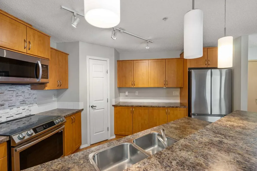 700 Willowbrook Road NW Airdrie AB T4B 0L5