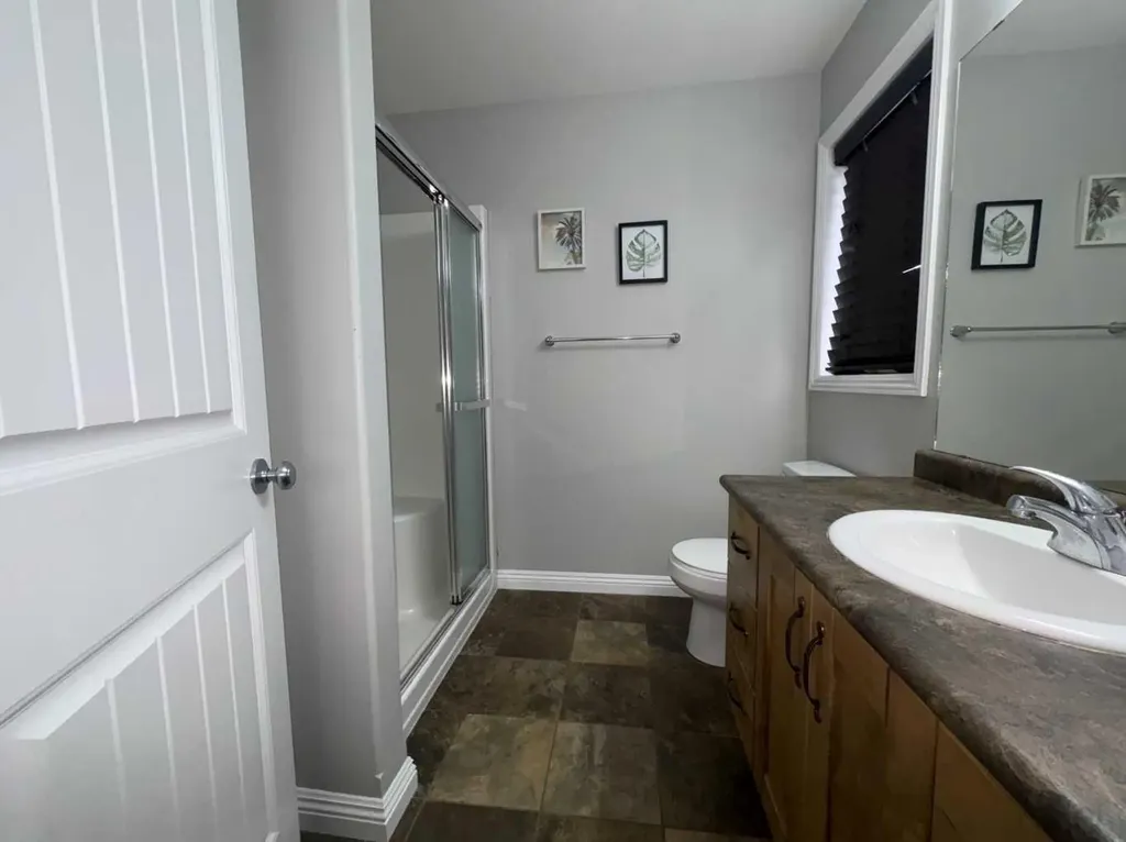 5221 15 Street Lloydminster AB T9V 0Y2