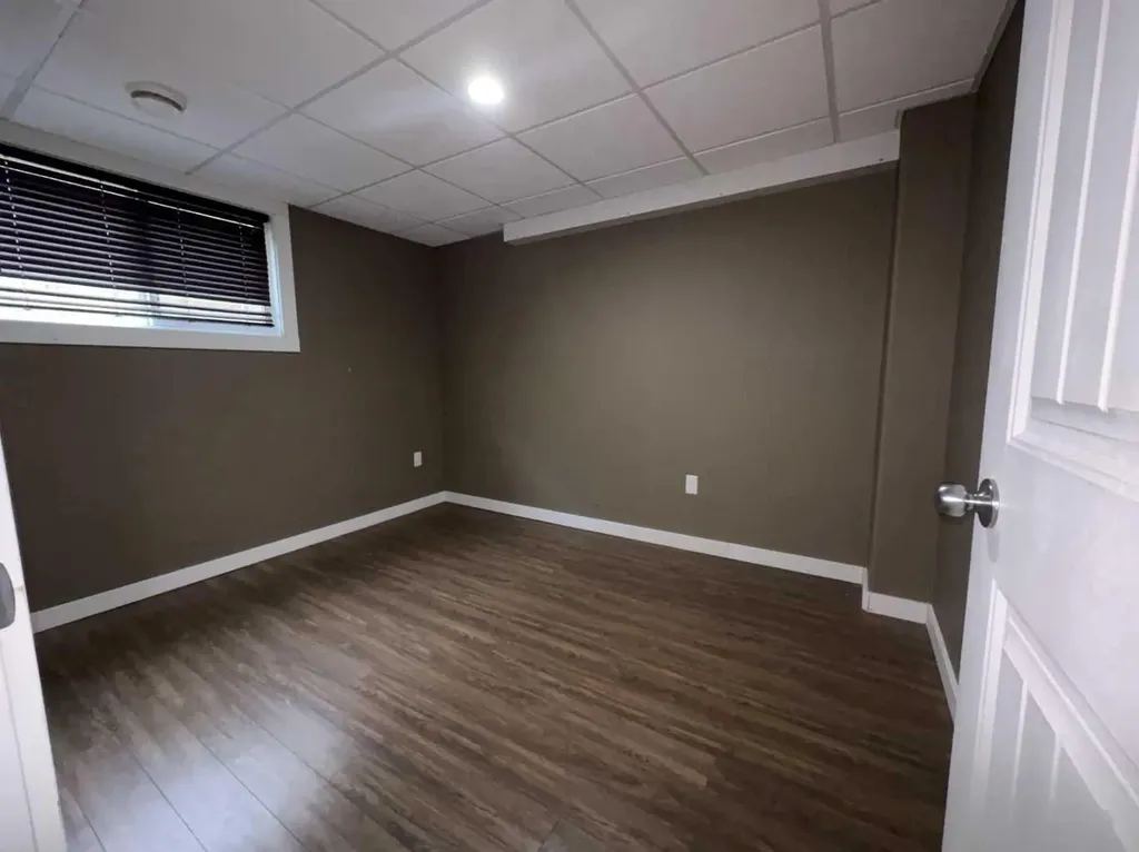 5221 15 Street Lloydminster AB T9V 0Y2