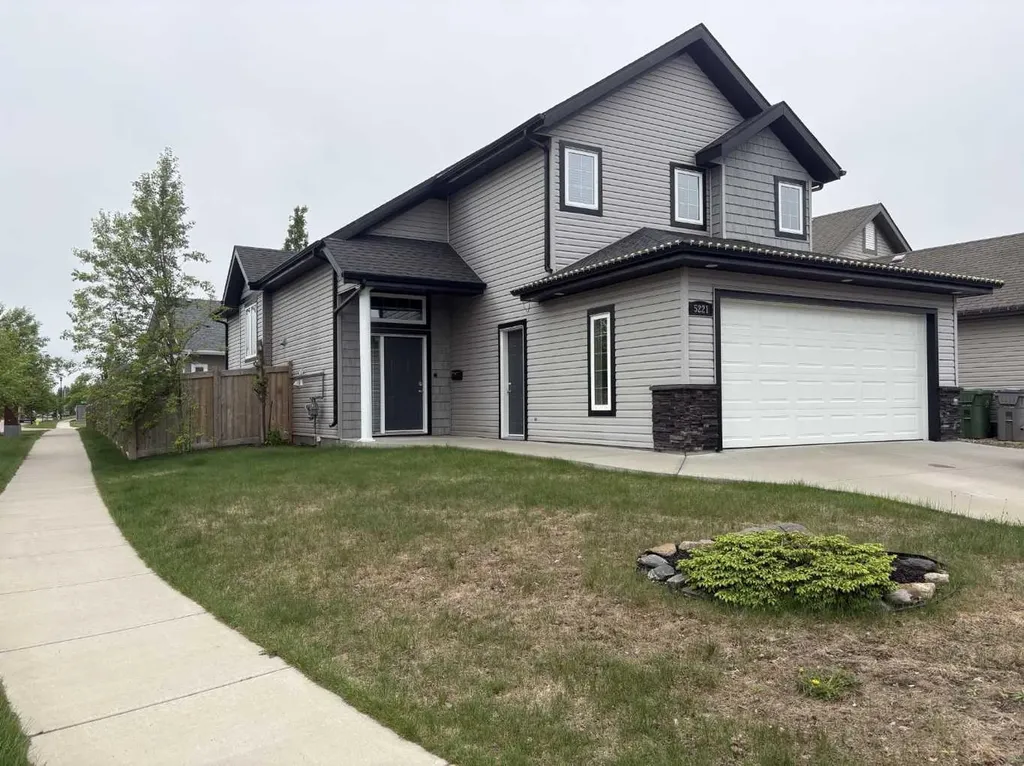 5221 15 Street Lloydminster AB T9V 0Y2