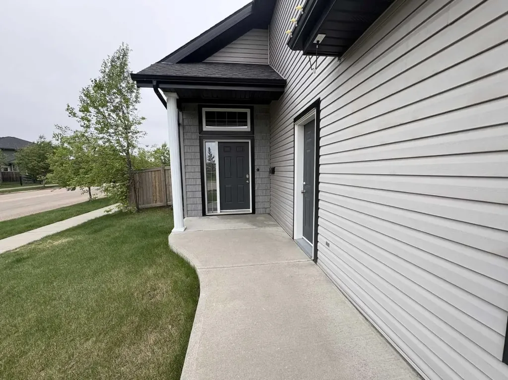 5221 15 Street Lloydminster AB T9V 0Y2