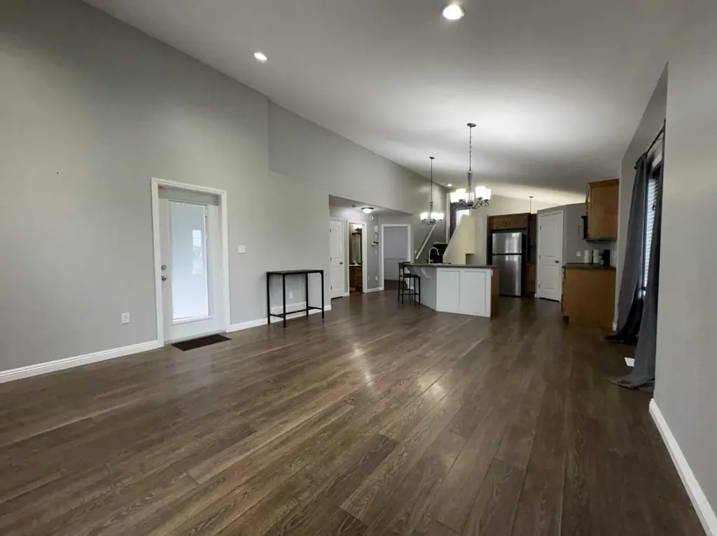 5221 15 Street Lloydminster AB T9V 0Y2