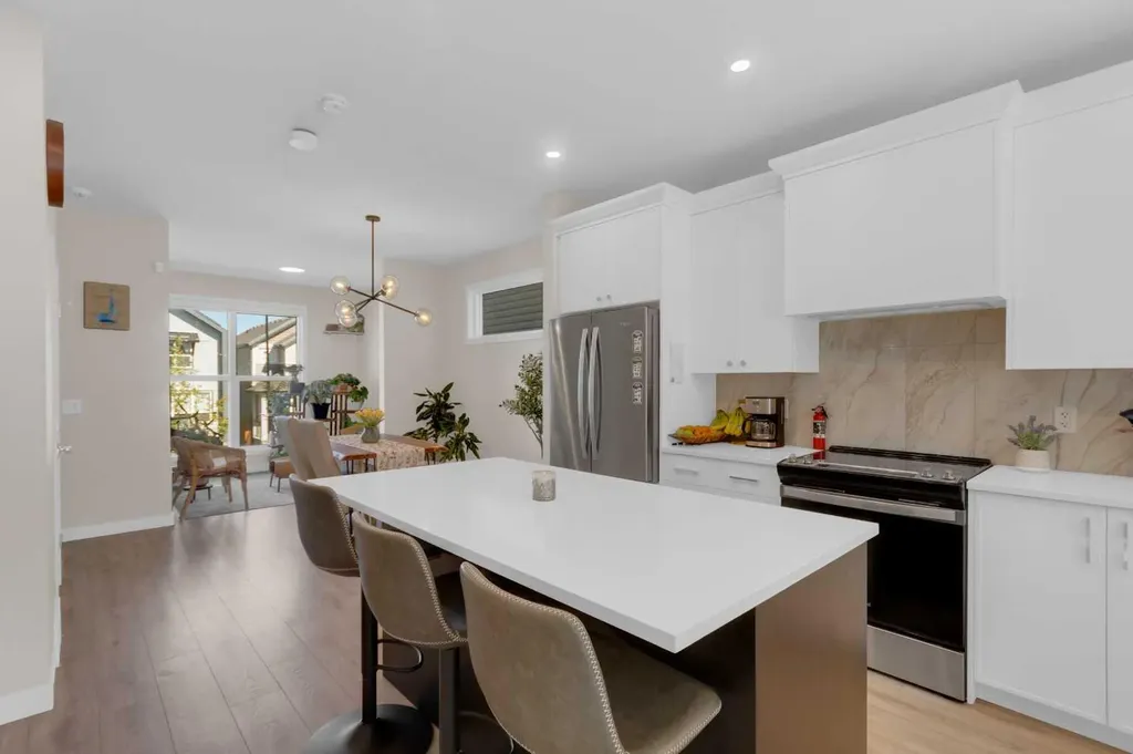 49 Heirloom Crescent SE Calgary AB T3S0H1