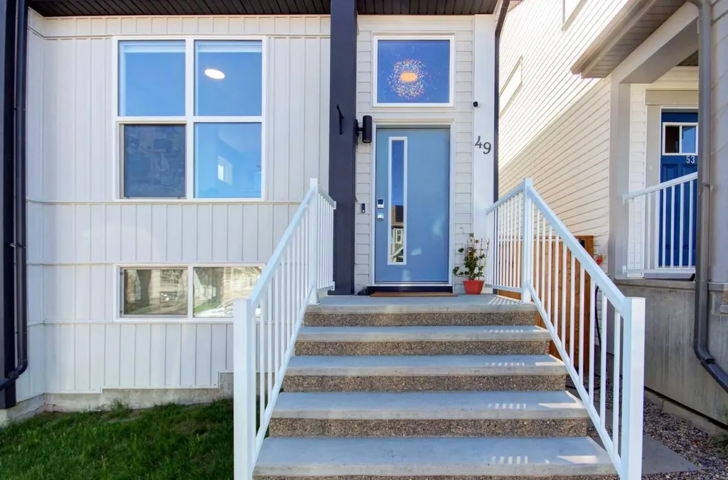 49 Heirloom Crescent SE Calgary AB T3S0H1