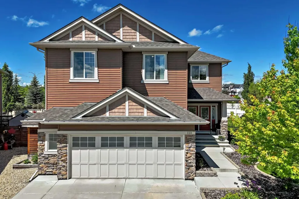 121 Drake Landing Manor Okotoks AB T1S 0E7