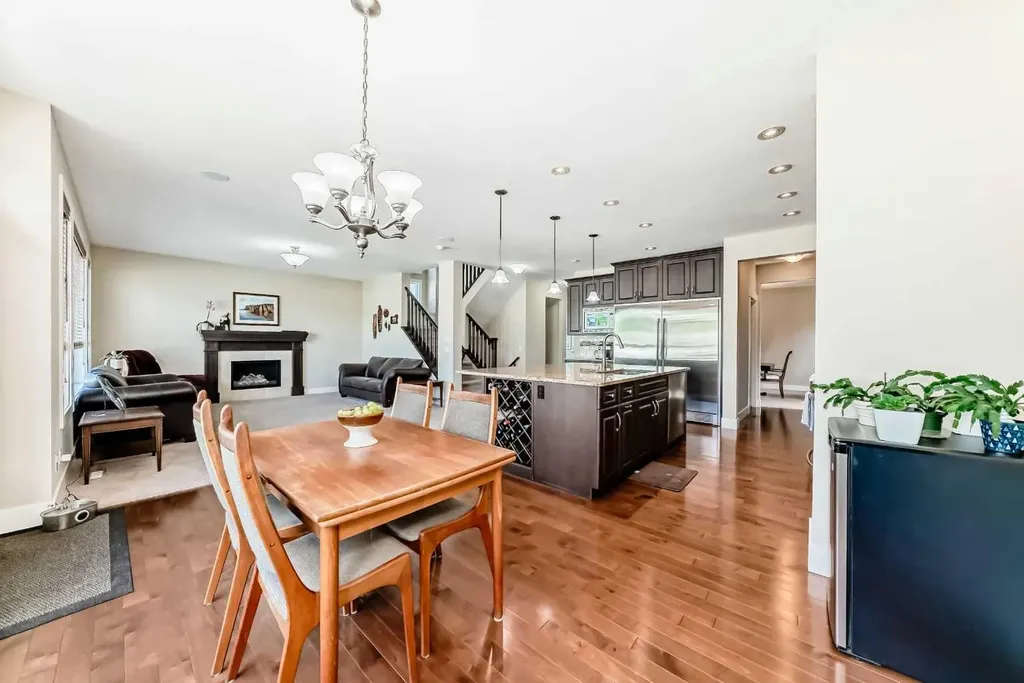 121 Drake Landing Manor Okotoks AB T1S 0E7