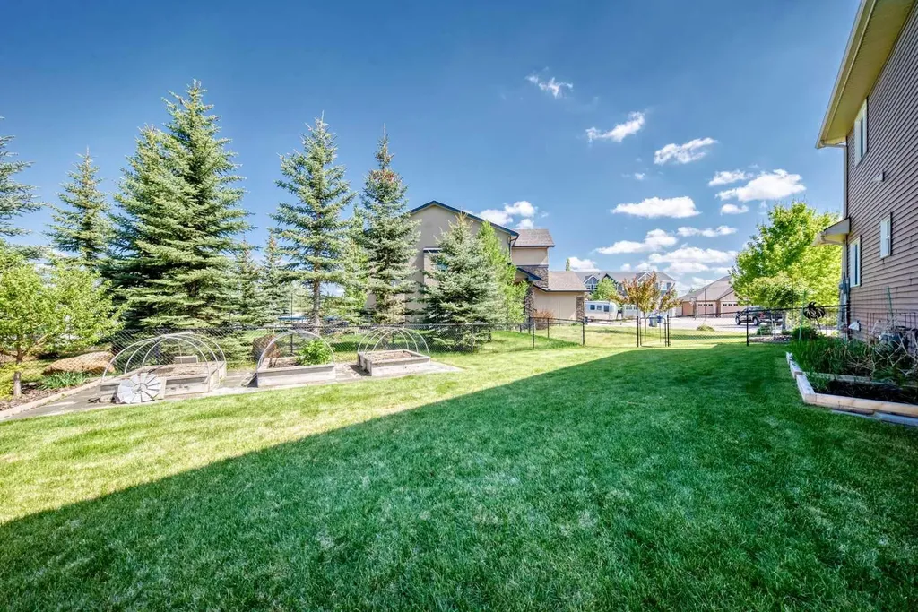 121 Drake Landing Manor Okotoks AB T1S 0E7