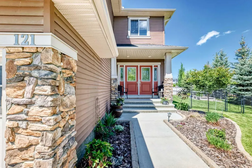 121 Drake Landing Manor Okotoks AB T1S 0E7