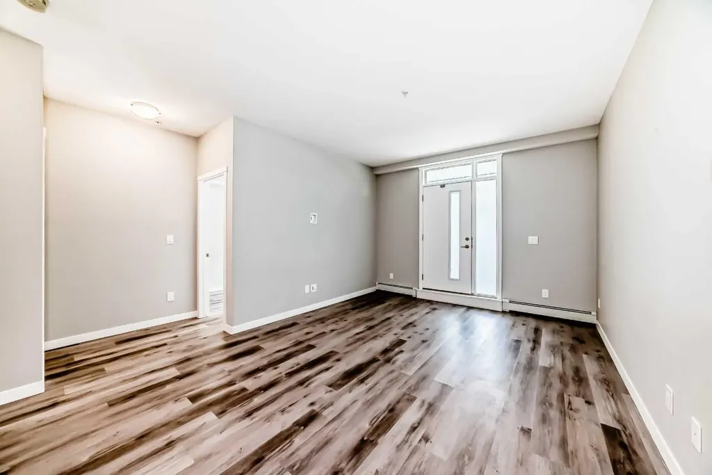 71 Shawnee Common SW Calgary AB T2Y 0R2
