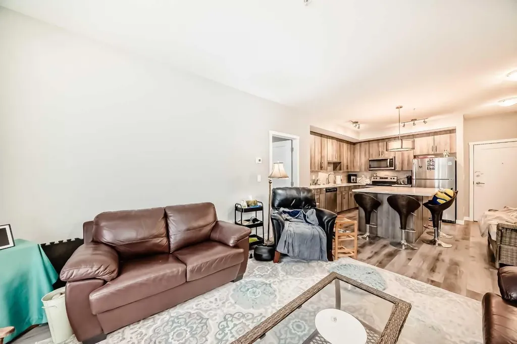 71 Shawnee Common SW Calgary AB T2Y 0R2
