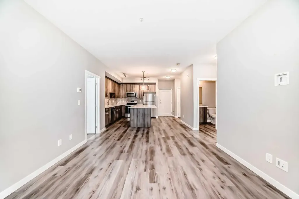 71 Shawnee Common SW Calgary AB T2Y 0R2