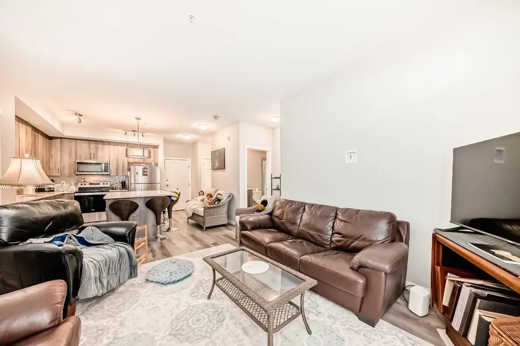 71 Shawnee Common SW Calgary AB T2Y 0R2