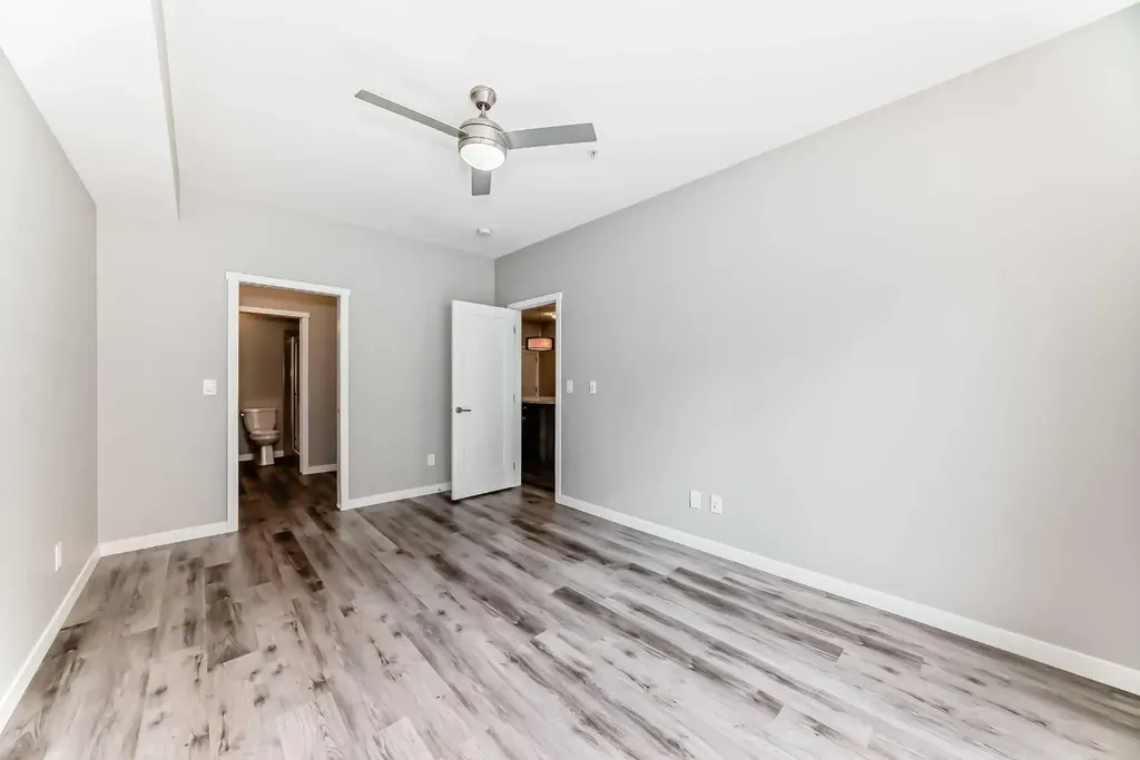 71 Shawnee Common SW Calgary AB T2Y 0R2