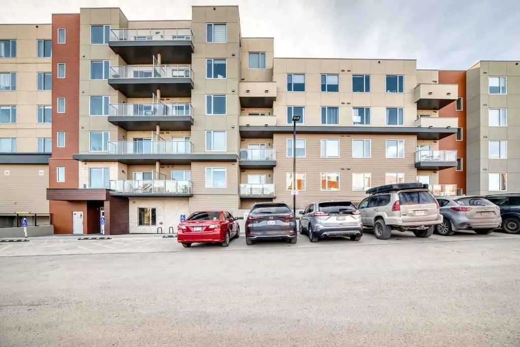 71 Shawnee Common SW Calgary AB T2Y 0R2