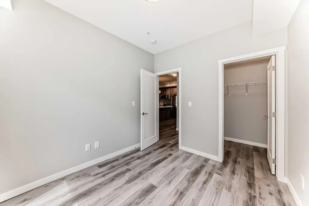 71 Shawnee Common SW Calgary AB T2Y 0R2